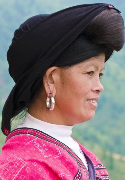 非物质文化遗产红瑶服饰(红瑶服饰有哪些非遗技艺亮点)-第2张图片-八三百科 非物质文化遗产红瑶服饰(红瑶服饰有哪些非遗技艺亮点)-第2张图片-八三百科