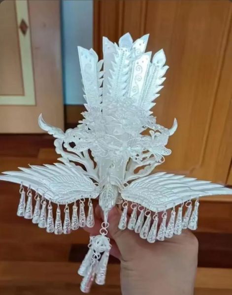 苗族文化非物质文化遗产（苗族银饰锻制技艺在哪学）-第1张图片-八三百科