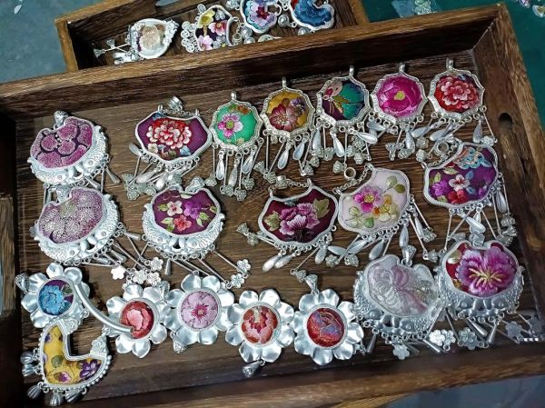 非物质文化遗产饰品（非物质文化遗产饰品有哪些适合日常佩戴？）-第3张图片-八三百科