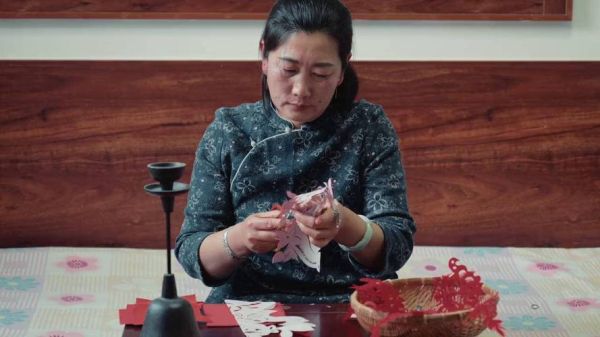 杨辉吕梁非物质文化遗产（杨辉吕梁非遗剪纸在哪学正宗？）-第1张图片-八三百科