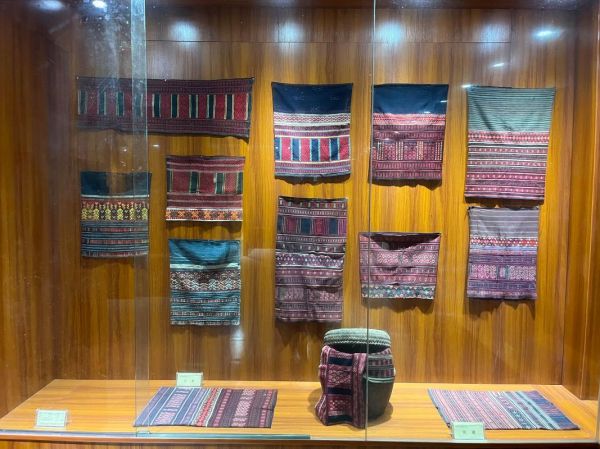 非物质文化遗产海南（海南黎锦制作工艺全流程图解）-第2张图片-八三百科