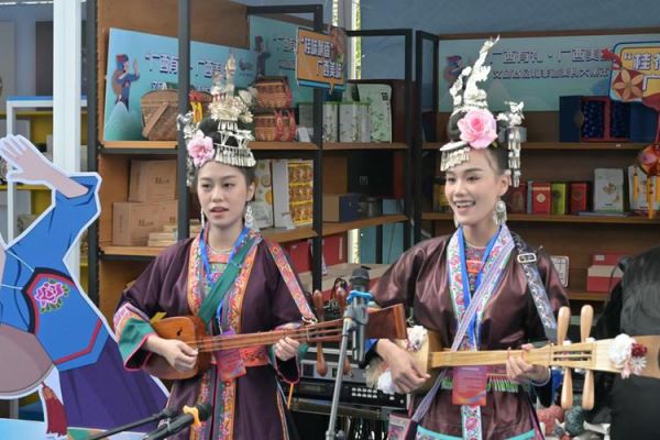侗琵琶非物质文化遗产（侗琵琶非遗传承人是谁）-第2张图片-八三百科