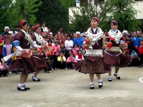 板凳舞非物质文化遗产（板凳舞非物质文化遗产起源是什么）-第2张图片-八三百科