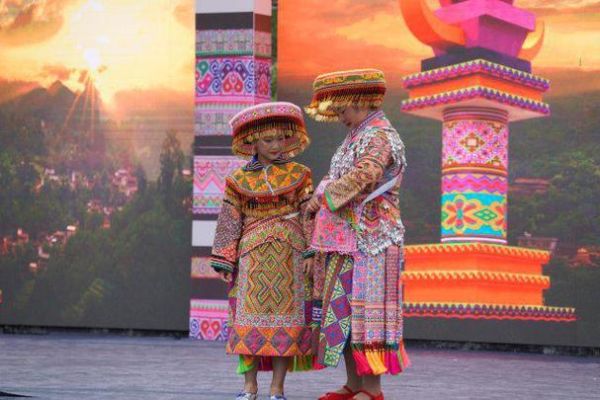 非物质文化遗产昌宁（昌宁苗族服饰制作工艺有哪些入门步骤）-第3张图片-八三百科