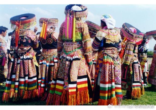 非物质文化遗产昌宁（昌宁苗族服饰制作工艺有哪些入门步骤）-第1张图片-八三百科