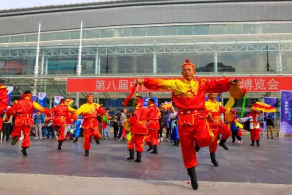 非物质文化遗产秧歌灯具（非遗秧歌舞灯具有哪些常见类型）-第3张图片-八三百科