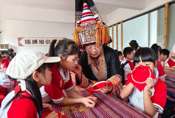 新宁非物质文化遗产（新宁崀山瑶绣为什么能上热搜？）-第2张图片-八三百科