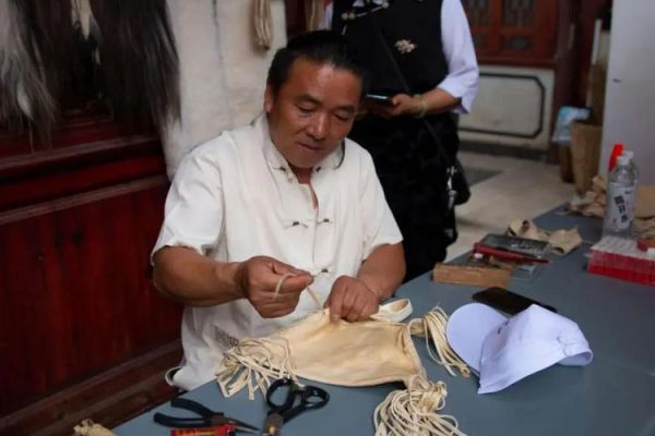 非物质文化遗产皮革(零基础学非遗皮革手工技艺)-第3张图片-八三百科 非物质文化遗产皮革(零基础学非遗皮革手工技艺)-第3张图片-八三百科